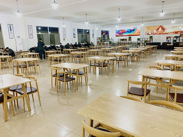 学校餐厅